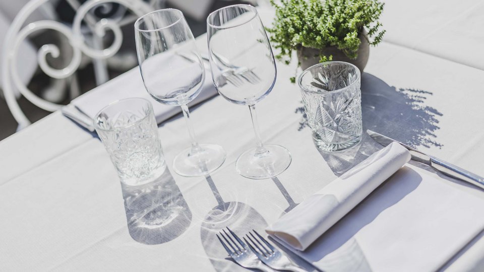 Un hotel nel verde: a Bolzano, tra natura e città Un hotel nel verde: a Bolzano, tra natura e città