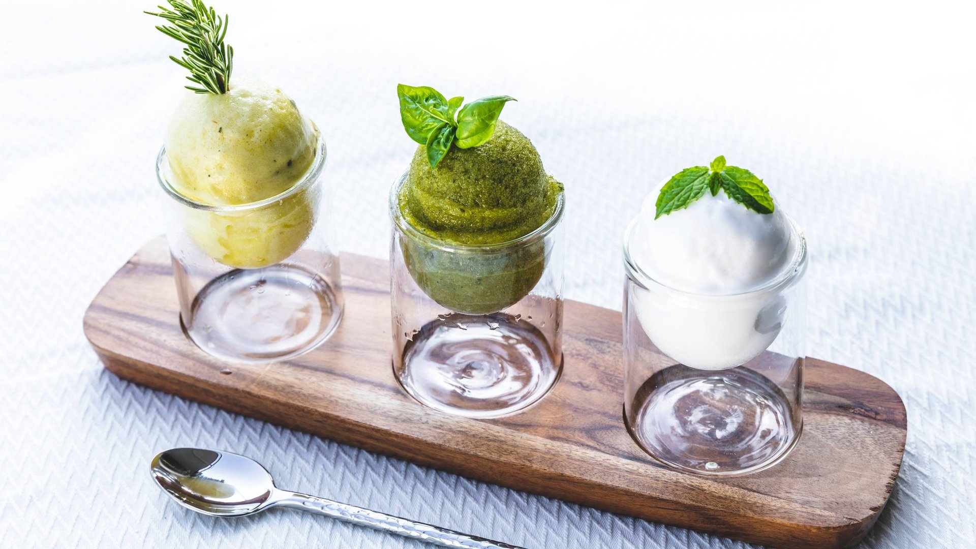 Il benessere inizia a tavola Il benessere inizia a tavola