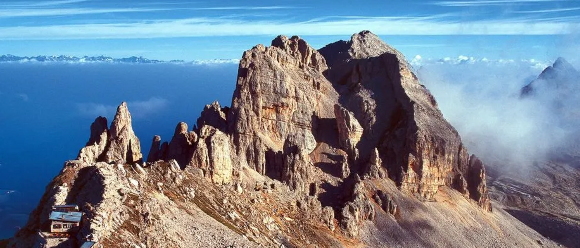 Die Latemarhütte – Ausblicke und Einsichten Die Latemarhütte – Ausblicke und Einsichten